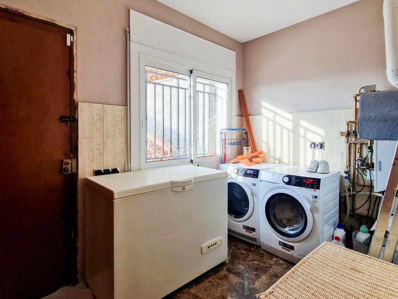 Foto a6ca69d8-ea4e-4a78-b842-fdf992656782. Casa a de la cornisa a Urbanitzacions Mataró Foto a6ca69d8-ea4e-4a78-b842-fdf992656782. Casa a de la cornisa a Urbanitzacions Mataró