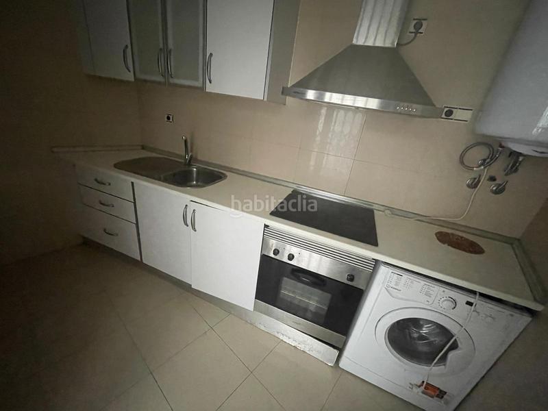 Foto b1c8ddc9-eedf-4d78-aa3f-2d6035409852. Pis amb aparcament a Centro Almería Foto b1c8ddc9-eedf-4d78-aa3f-2d6035409852. Pis amb aparcament a Centro Almería