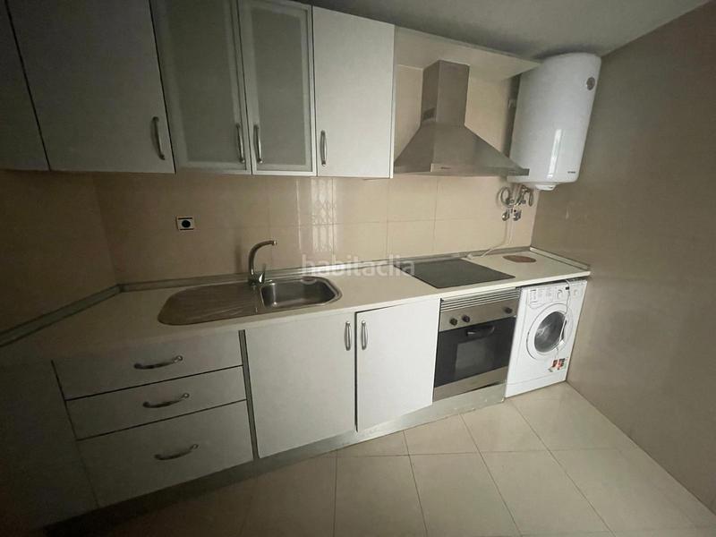 Foto d0d703cd-707a-4d8d-a0dd-6d80767bdf35. Pis amb aparcament a Centro Almería Foto d0d703cd-707a-4d8d-a0dd-6d80767bdf35. Pis amb aparcament a Centro Almería