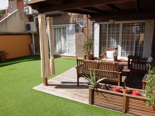 Towny house in Vista Alegre. Gran metratge mes pati Towny house in Vista Alegre. Gran metratge mes pati