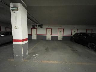 Aparcament cotxe Calle peñarroya. Se vende plaza de garaje y trastero zona explanada Aparcament cotxe Calle peñarroya. Se vende plaza de garaje y trastero zona explanada
