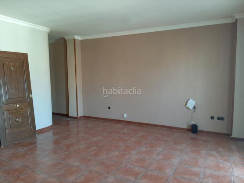 Foto f9ef7bf4-705c-4cbe-9f39-30c481aeeb72. Pis amb xemeneia calefacció a Navas de San Juan Foto f9ef7bf4-705c-4cbe-9f39-30c481aeeb72. Pis amb xemeneia calefacció a Navas de San Juan