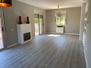 Chalet Carrer osona (c.paulet 2a.f). Chalet con piscina a la venta Chalet Carrer osona (c.paulet 2a.f). Chalet con piscina a la venta