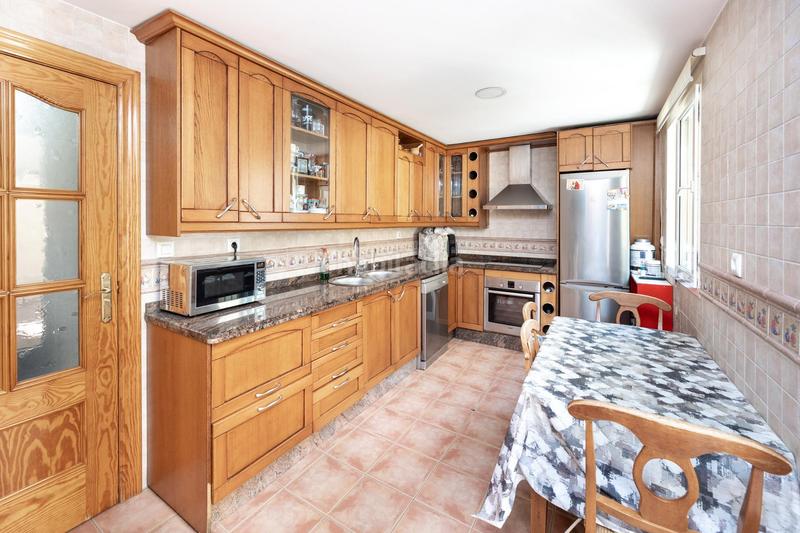 Foto 528b4ff2-c808-4dd3-a0d1-53ead7b68a9d. Maison jumelée avec chauffage parking dans San Francisco - El Chorrillo Gabias (Las) Foto 528b4ff2-c808-4dd3-a0d1-53ead7b68a9d. Maison jumelée avec chauffage parking dans San Francisco - El Chorrillo Gabias (Las)