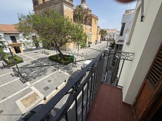 Pis a Centro-Calzada-Cabo Noval. Señorial piso con balcon a santo domingo Pis a Centro-Calzada-Cabo Noval. Señorial piso con balcon a santo domingo