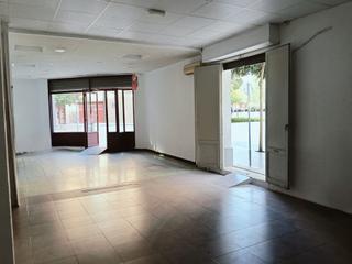 Lloguer Local Comercial Mompeon motos Lloguer Local Comercial Mompeon motos