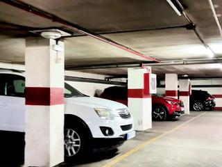 Aparcament cotxe a Santa Rosa - Valdeolleros. Presentamos parking completo con 49 plazas de garaje Aparcament cotxe a Santa Rosa - Valdeolleros. Presentamos parking completo con 49 plazas de garaje