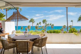 Àtic Calle los granados. Beachfront duplex penthouse with panoramic seaviews in los grana Àtic Calle los granados. Beachfront duplex penthouse with panoramic seaviews in los grana