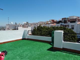 Lloguer Pis a Centro. Luminoso piso con terraza-solárium en zona céntrica y bien comun Lloguer Pis a Centro. Luminoso piso con terraza-solárium en zona céntrica y bien comun