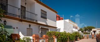 Maison jumelée à Playa de la Regla. Pareado con amplio patio y garaje Maison jumelée à Playa de la Regla. Pareado con amplio patio y garaje