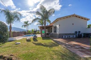 Lloguer Xalet a Centro. Chalet compuesto de 2 viviendas, con piscina y jardin. buenas vi Lloguer Xalet a Centro. Chalet compuesto de 2 viviendas, con piscina y jardin. buenas vi