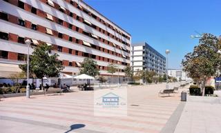 Appartement à Ciudad Jardín - Zoco. Residencial con piscina y pocos años de construcción. Appartement à Ciudad Jardín - Zoco. Residencial con piscina y pocos años de construcción.