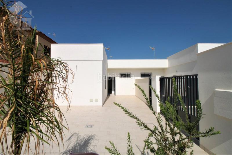 Foto a957e329-a5de-4108-a786-3f77de449b12. Casa adossada amb calefacció aparcament a Rinconada (La) Foto a957e329-a5de-4108-a786-3f77de449b12. Casa adossada amb calefacció aparcament a Rinconada (La)