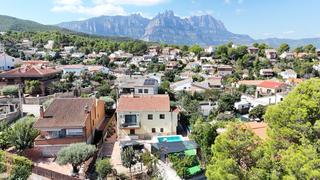 Chalet  Cl anoia Chalet  Cl anoia