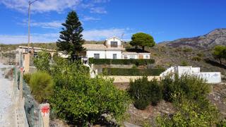 Masia La cañada. Casa de campo inmatriculada en guájarfaragit con piscina Masia La cañada. Casa de campo inmatriculada en guájarfaragit con piscina