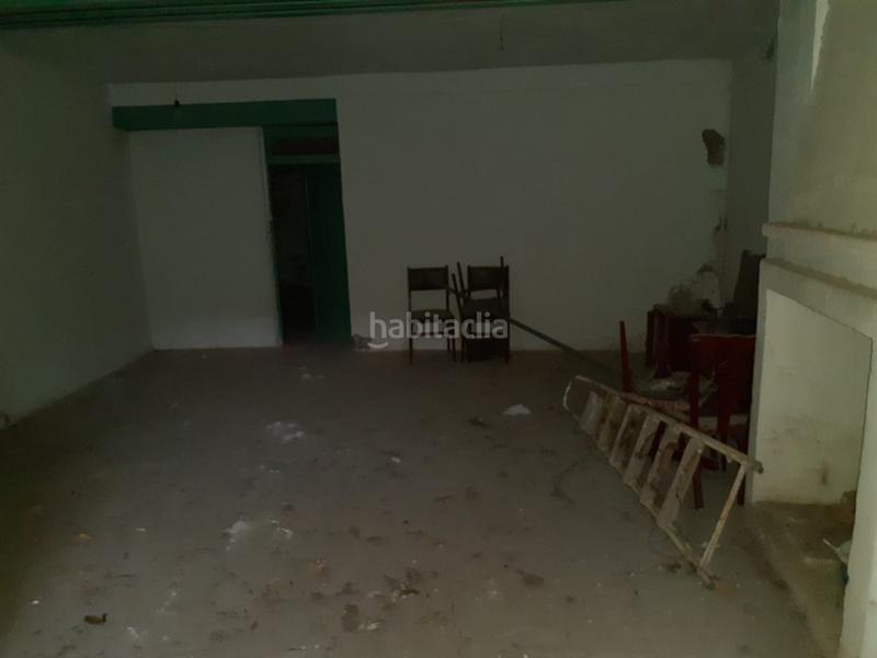 Foto cf4a7f2f-94c8-49d8-b332-1294b6c6651f. Aparcament cotxe a Macael Foto cf4a7f2f-94c8-49d8-b332-1294b6c6651f. Aparcament cotxe a Macael