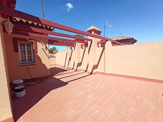 Reihenhaus in El Rinconcillo. Magnífico adosado en esquina en el rinconcillo con amplia parcel Reihenhaus in El Rinconcillo. Magnífico adosado en esquina en el rinconcillo con amplia parcel