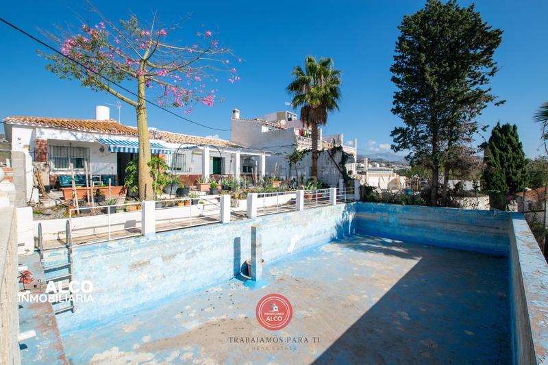 Foto cc4b55e5-800e-432d-abb7-7d7cc00b7a55. Chalet  costacaracterísticas generales superficie 348 m terraza cocina independiente dormitorios 3 baños 1 cochera cerrad en Torrox Foto cc4b55e5-800e-432d-abb7-7d7cc00b7a55. Chalet  costacaracterísticas generales superficie 348 m terraza cocina independiente dormitorios 3 baños 1 cochera cerrad en Torrox