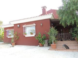 Mas à Urbanización artola baja 5. Casa de campo junto al campo de golf cabopino Mas à Urbanización artola baja 5. Casa de campo junto al campo de golf cabopino