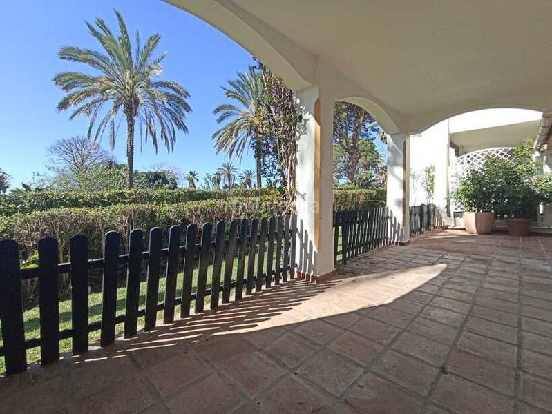 Foto 08d3028f-21e2-46e3-9292-502ee3300df4. Reihenhaus mit parking pool in La Concha - Resina Golf Estepona Foto 08d3028f-21e2-46e3-9292-502ee3300df4. Reihenhaus mit parking pool in La Concha - Resina Golf Estepona