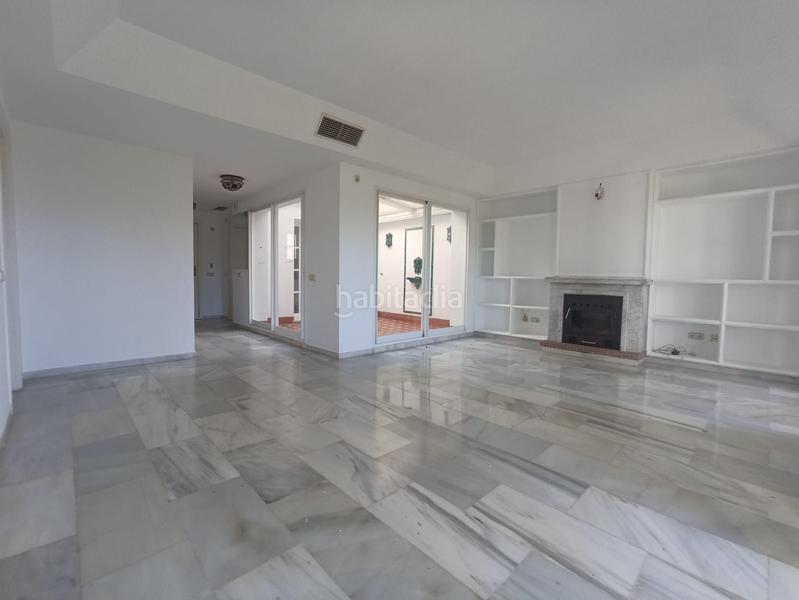 Foto b502e00a-20f3-4f7a-9958-3afcb5619317. Reihenhaus mit parking pool in La Concha - Resina Golf Estepona Foto b502e00a-20f3-4f7a-9958-3afcb5619317. Reihenhaus mit parking pool in La Concha - Resina Golf Estepona