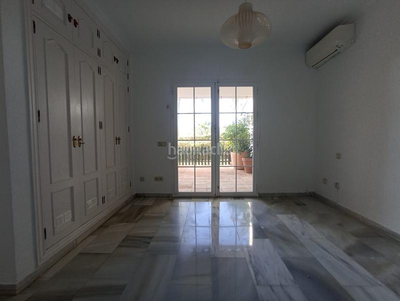 Foto eafccb8a-1627-4f83-9ca4-ba07a76dc3ef. Reihenhaus mit parking pool in La Concha - Resina Golf Estepona Foto eafccb8a-1627-4f83-9ca4-ba07a76dc3ef. Reihenhaus mit parking pool in La Concha - Resina Golf Estepona