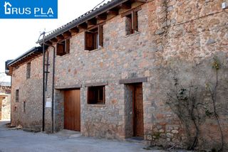Casa adosada en Nas, s/n. Rústica y rehabilitada Casa adosada en Nas, s/n. Rústica y rehabilitada