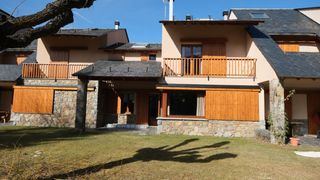 Casa adossada en Carrer puig-saquer, 10. Zona residencial soleada Casa adossada en Carrer puig-saquer, 10. Zona residencial soleada