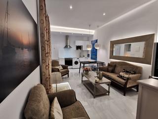 Lloguer Pis a San Matías - Realejo. Se alquila magnífico piso reformado en un palacio en el centro Lloguer Pis a San Matías - Realejo. Se alquila magnífico piso reformado en un palacio en el centro