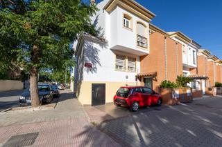 Casa pareada en San Miguel. Pareado único en armilla junto al nevada shopping  amplio, lumin Casa pareada en San Miguel. Pareado único en armilla junto al nevada shopping  amplio, lumin