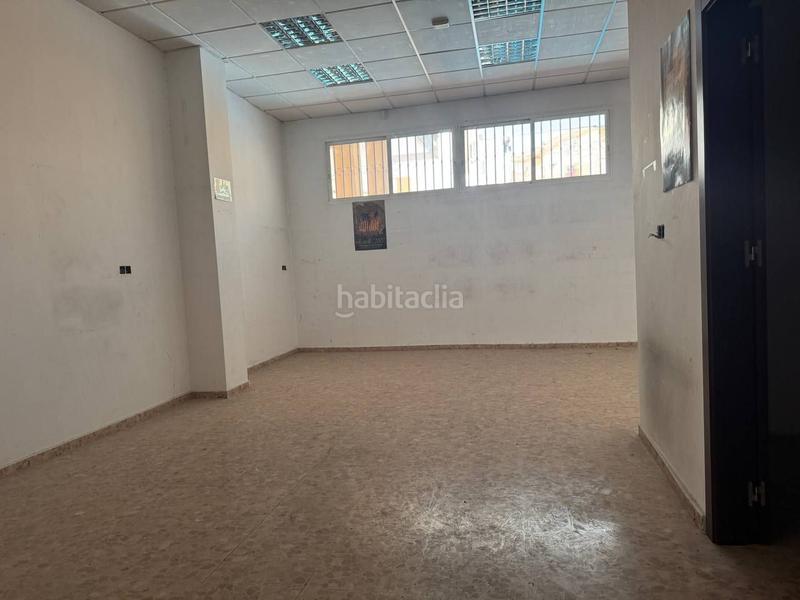 Foto 22c0b0a9-ca0e-4fb1-9aa9-da0e14fc5ef1. Local comercial a melilla 1 a Renfe - Bulevar 1ª y 2ª Fase Jaén Foto 22c0b0a9-ca0e-4fb1-9aa9-da0e14fc5ef1. Local comercial a melilla 1 a Renfe - Bulevar 1ª y 2ª Fase Jaén