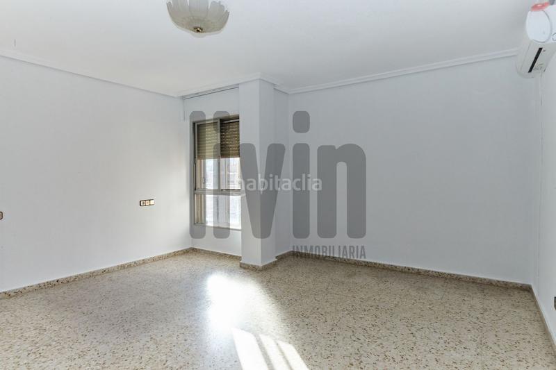 Foto fbd830d5-7d09-4434-bea9-4e81d087cfb1. Pis amb calefacció a Peñamefecit - Avda Barcelona Jaén Foto fbd830d5-7d09-4434-bea9-4e81d087cfb1. Pis amb calefacció a Peñamefecit - Avda Barcelona Jaén
