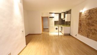 Lloguer Pis en Raval. Fantástico piso reformado con encanto a pocos metros del mercat Lloguer Pis en Raval. Fantástico piso reformado con encanto a pocos metros del mercat