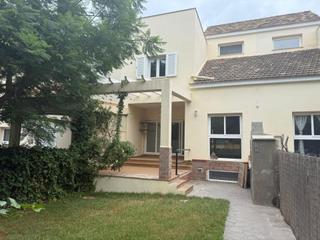 Casa aparellada a Los Franceses - La Vega. Urbana. amplia unifamiliar adosada situada en la entrada de chic Casa aparellada a Los Franceses - La Vega. Urbana. amplia unifamiliar adosada situada en la entrada de chic