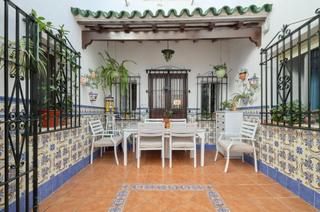Casa a Madre de Dios. Casa centro con patio andaluz y azotea solárium. dos plantas, pe Casa a Madre de Dios. Casa centro con patio andaluz y azotea solárium. dos plantas, pe