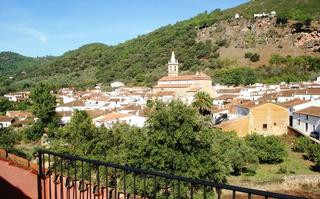 Casa a Alájar. Preciosa casa de 300 m2 para entrar en alájar Casa a Alájar. Preciosa casa de 300 m2 para entrar en alájar