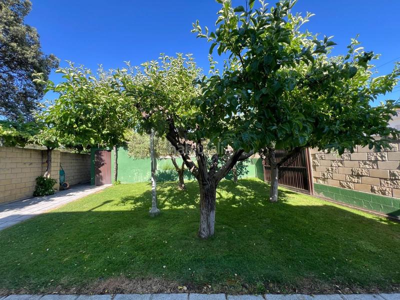 Foto e4a8dc52-b5bc-465e-a7bd-e352cce99dcb. House with heating pool in Colmenar del Arroyo Foto e4a8dc52-b5bc-465e-a7bd-e352cce99dcb. House with heating pool in Colmenar del Arroyo