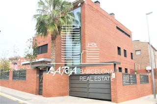 Lloguer Casa a Centre. Excelente, moderna y cómoda, ideal familias Lloguer Casa a Centre. Excelente, moderna y cómoda, ideal familias
