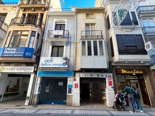 Casa adossada  Carrer major. Casa en la calle mayor de castellón Casa adossada  Carrer major. Casa en la calle mayor de castellón