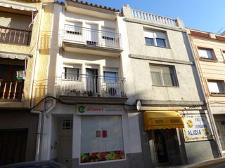 House in Alcalà de Xivert. Vivienda con local comercial House in Alcalà de Xivert. Vivienda con local comercial