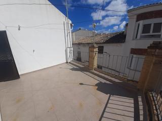 Casa a Úbeda. Se vende casa en la zona de la calle fuente de las risas Casa a Úbeda. Se vende casa en la zona de la calle fuente de las risas