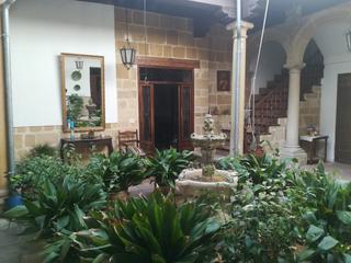 Masia a Úbeda. Se vende casa-palacio en ubeda en la zona de la iglesia del salv Masia a Úbeda. Se vende casa-palacio en ubeda en la zona de la iglesia del salv