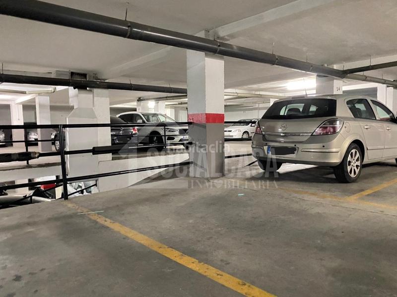 Foto 9aa89320-45a0-4106-b175-87d15ba5fbd8. Parking voiture dans Ciudad Jardín - Zoco Córdoba Foto 9aa89320-45a0-4106-b175-87d15ba5fbd8. Parking voiture dans Ciudad Jardín - Zoco Córdoba