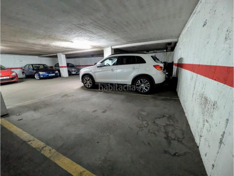 Foto da143894-1e2d-4a57-9994-fc5f25d6953c. Parking voiture dans Ciudad Jardín - Zoco Córdoba Foto da143894-1e2d-4a57-9994-fc5f25d6953c. Parking voiture dans Ciudad Jardín - Zoco Córdoba