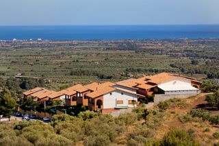 Alquiler Complejo turístico en Avenida montclar, 150. 4 chalets individuales Alquiler Complejo turístico en Avenida montclar, 150. 4 chalets individuales