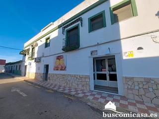Local commercial Santa mª de la cabeza. Bonito y amplio local en guarromán. Local commercial Santa mª de la cabeza. Bonito y amplio local en guarromán.