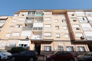 Pis Salado - bo peral. Piso de 3 dormitorios muy luminoso en jose maría de la puerta Pis Salado - bo peral. Piso de 3 dormitorios muy luminoso en jose maría de la puerta