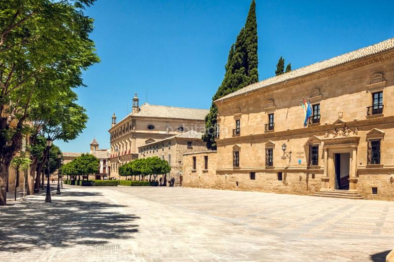 Foto deb152b0-3fb6-46f7-9c8b-e6c45a57bbc9. Pis a plaza ayuntamiento sn a Úbeda Foto deb152b0-3fb6-46f7-9c8b-e6c45a57bbc9. Pis a plaza ayuntamiento sn a Úbeda