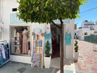 Lloguer Local Comercial a Avenida marqués del duero 17. Esplendido local de 116m2 en calle peatonal y 4 escaparates Lloguer Local Comercial a Avenida marqués del duero 17. Esplendido local de 116m2 en calle peatonal y 4 escaparates