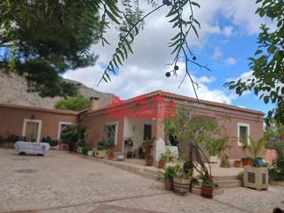 Chalet à Hondón de las Nieves. Bonito chalet para entrar a vivir con piscina !! Chalet à Hondón de las Nieves. Bonito chalet para entrar a vivir con piscina !!